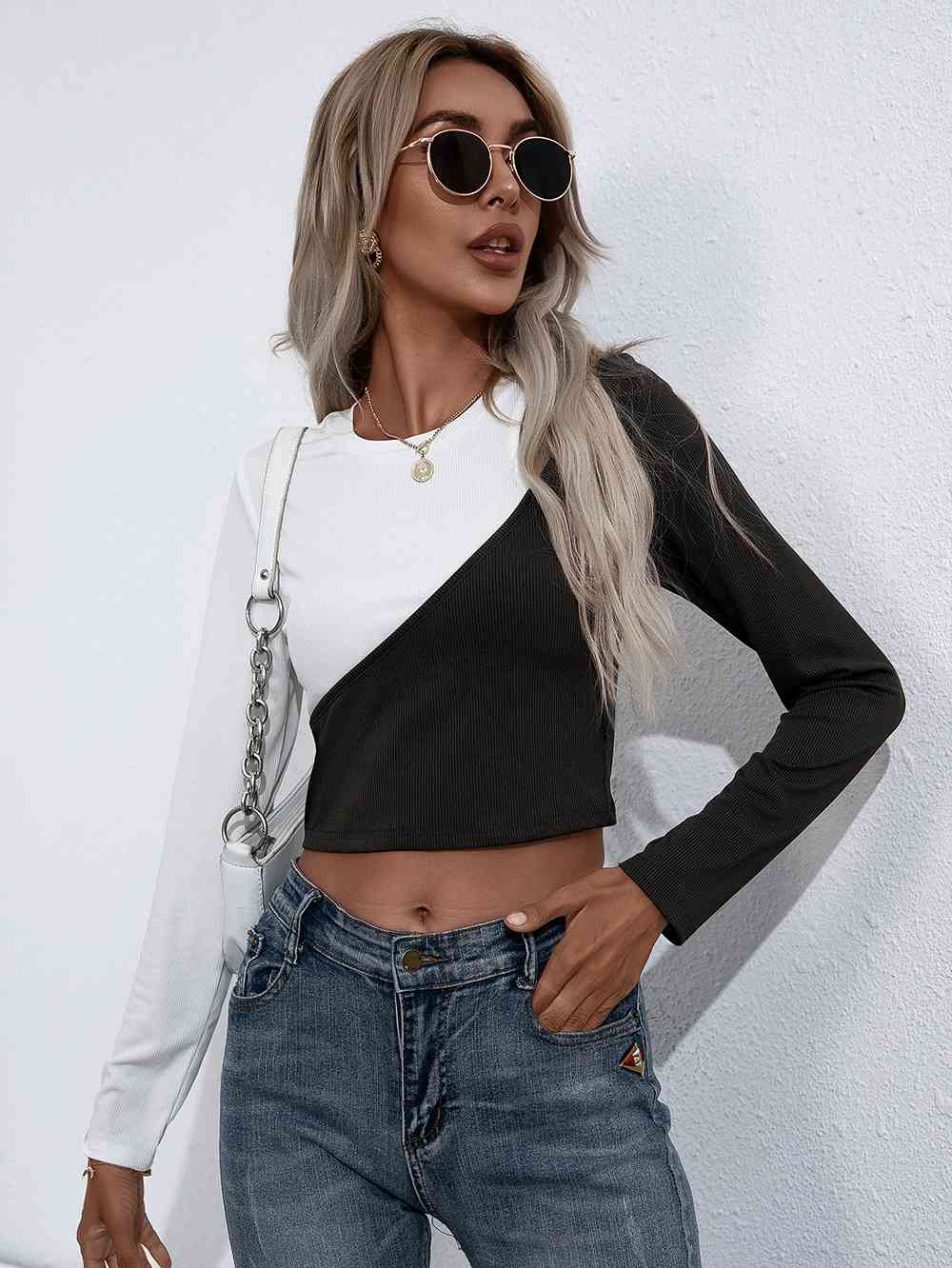 Cropped Contrast Color Round Neck Short Sleeve Tee